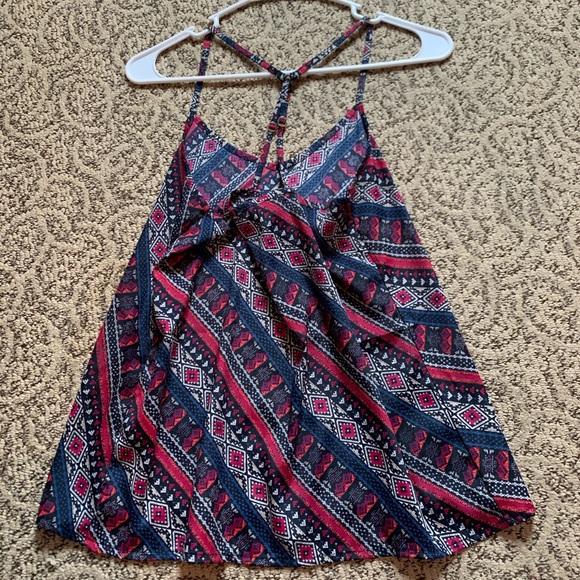 Super cute hollister tank - Picture 3 of 3